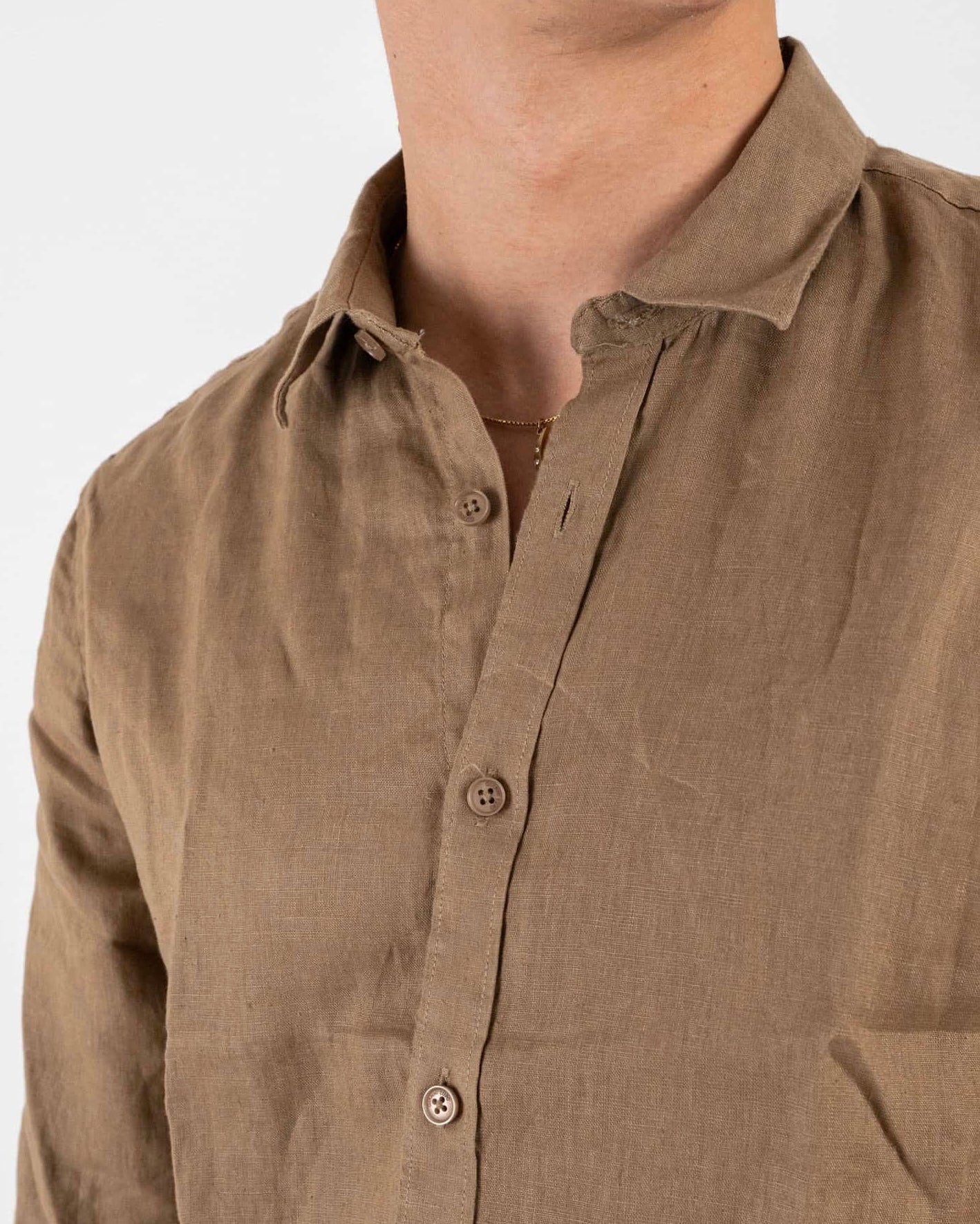 Camicia di lino, Gianni Lupo