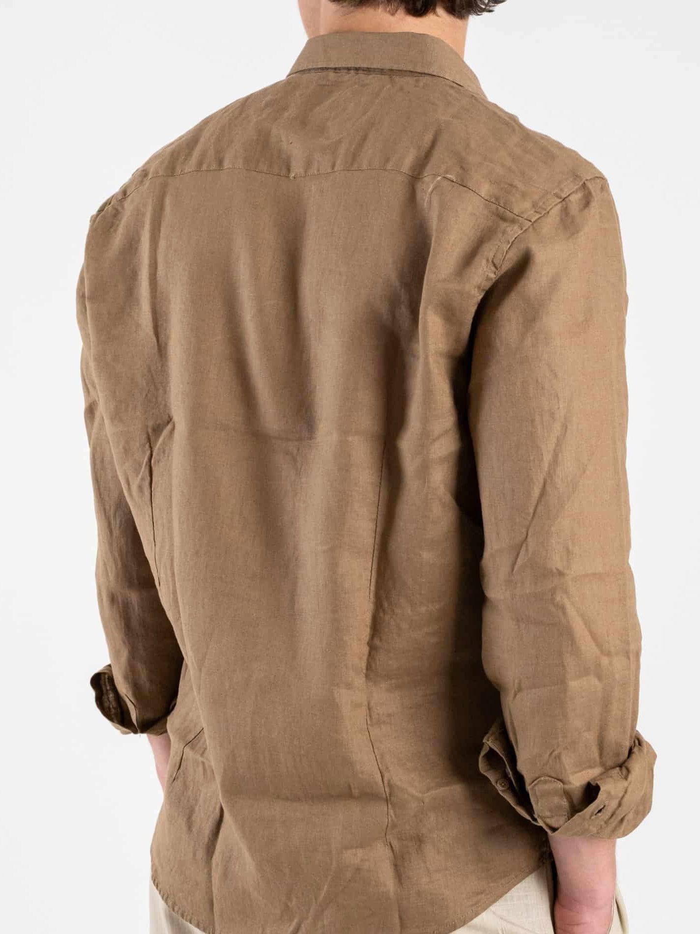 Camicia di lino, Gianni Lupo