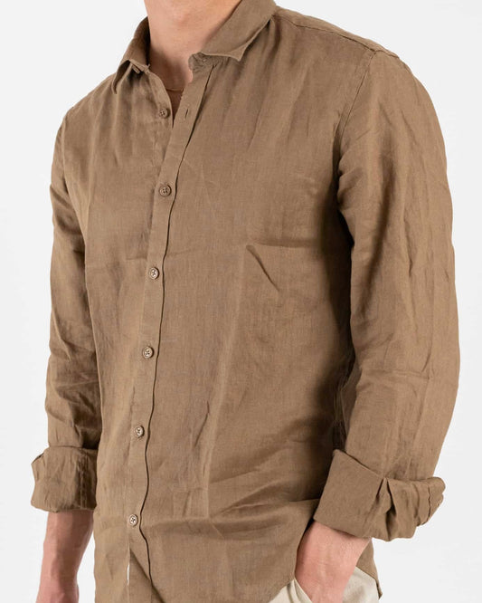 Camicia di lino, Gianni Lupo